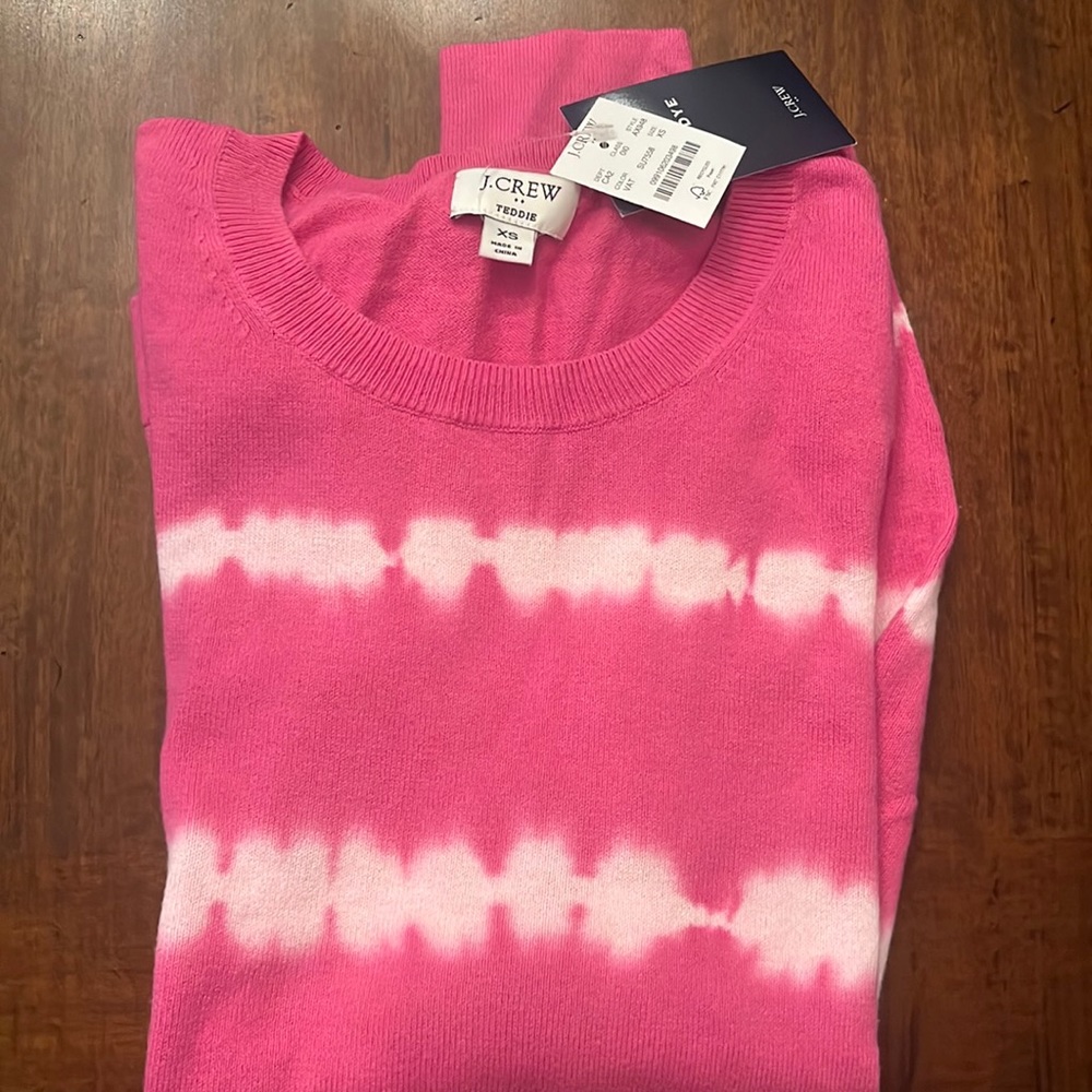 J. Crew Factory tie-dye “Teddie” sweater colors are pink and white. Size XS NWT